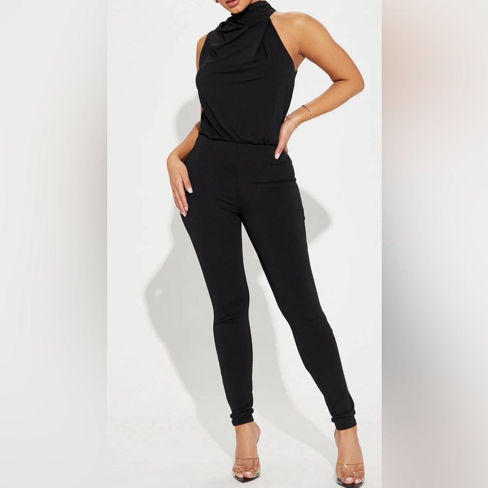 Sleeveless open back Jumpsuit Black Size L NWT